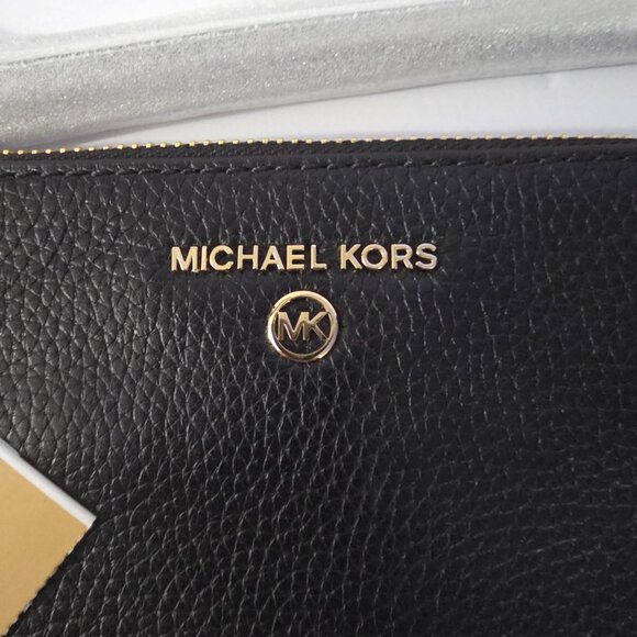 Michael Kors Womens Jet Set Charm Md Tz Wristlet - Picture 2 of 11